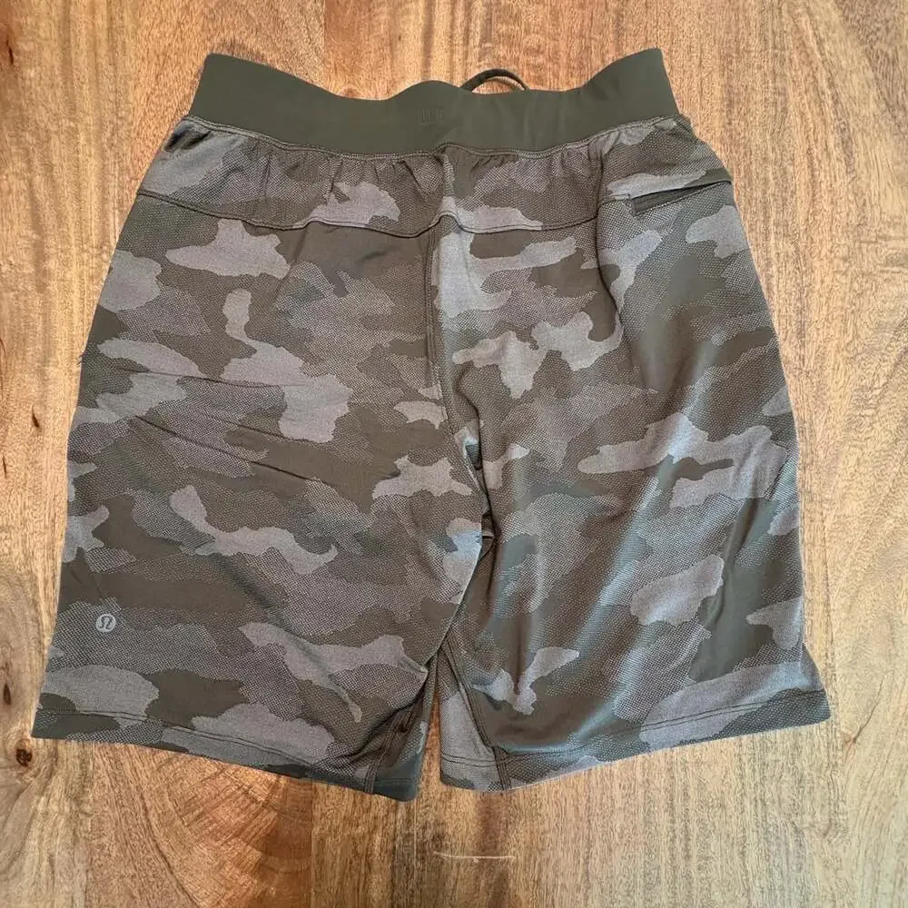 Lululemon Shorts Mens Medium Green Camo Lined 9 Inch Inseam Lined Drawstring